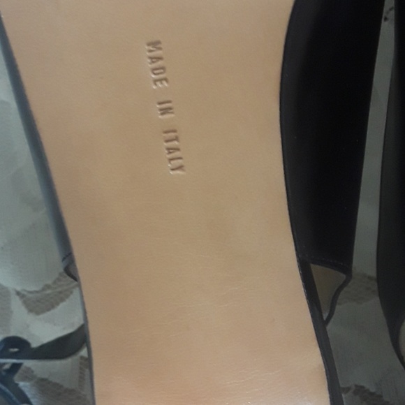 Ferraagamo Leather  shoes pre-owned condition - Picture 6 of 7